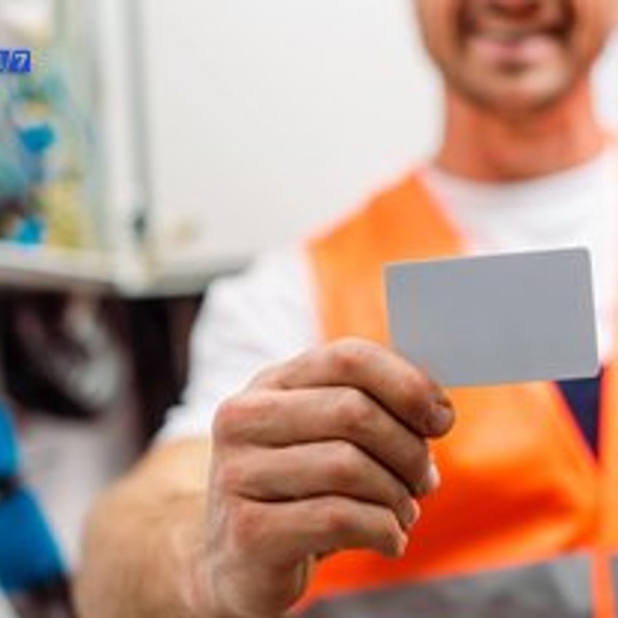 Photo de André Dupont, électricien certifié Électricité Générale à Annuaire Électricien Paris IDF ⚡ 408 Pros Dispo 24/7 | 2025 - Note 4.7/5