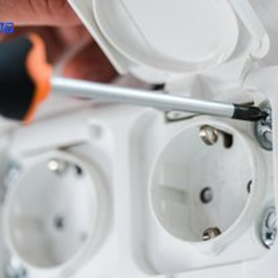 Photo de Benjamin Philippe, électricien certifié Éclairage LED Professionnel à Annuaire Électricien Paris IDF ⚡ 408 Pros Dispo 24/7 | 2025 - Note 5/5