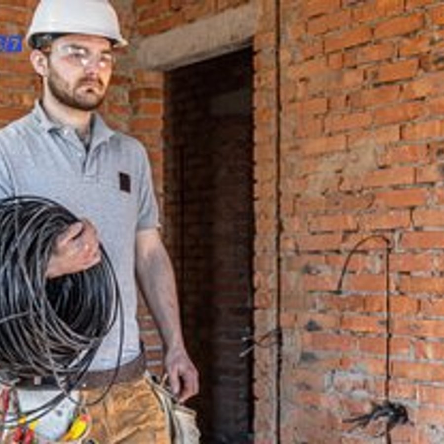 Photo de Vincent Dufour, électricien certifié Dépannage Express à ACHERES - Note 4.7/5