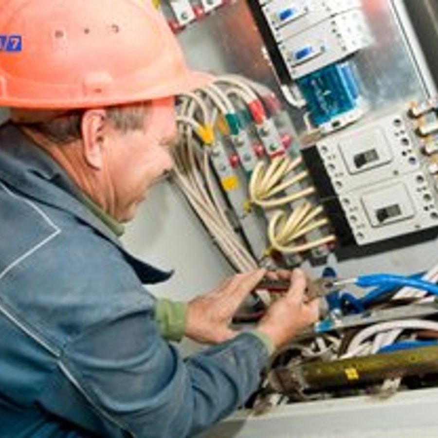 Photo de Eric Fernandez, électricien certifié Installation Tableau Électrique à THIAIS - Note 4.7/5