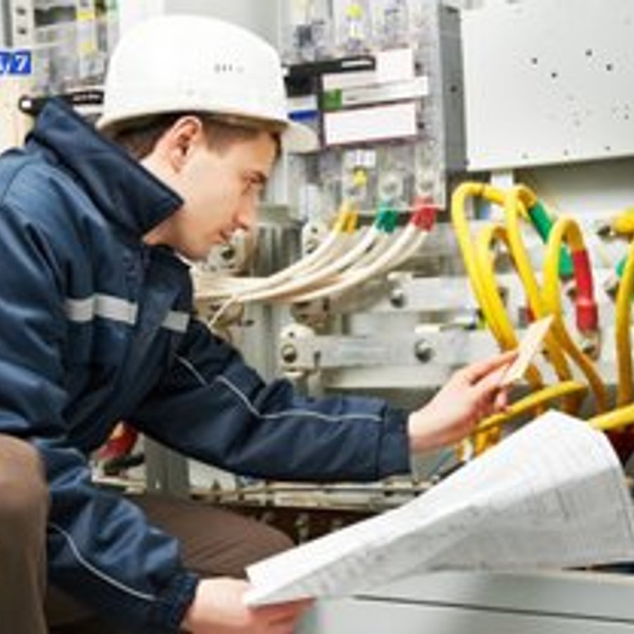 Photo de Claude Mathieu, électricien certifié Urgence 24/7 à EGLY - Note 4.7/5