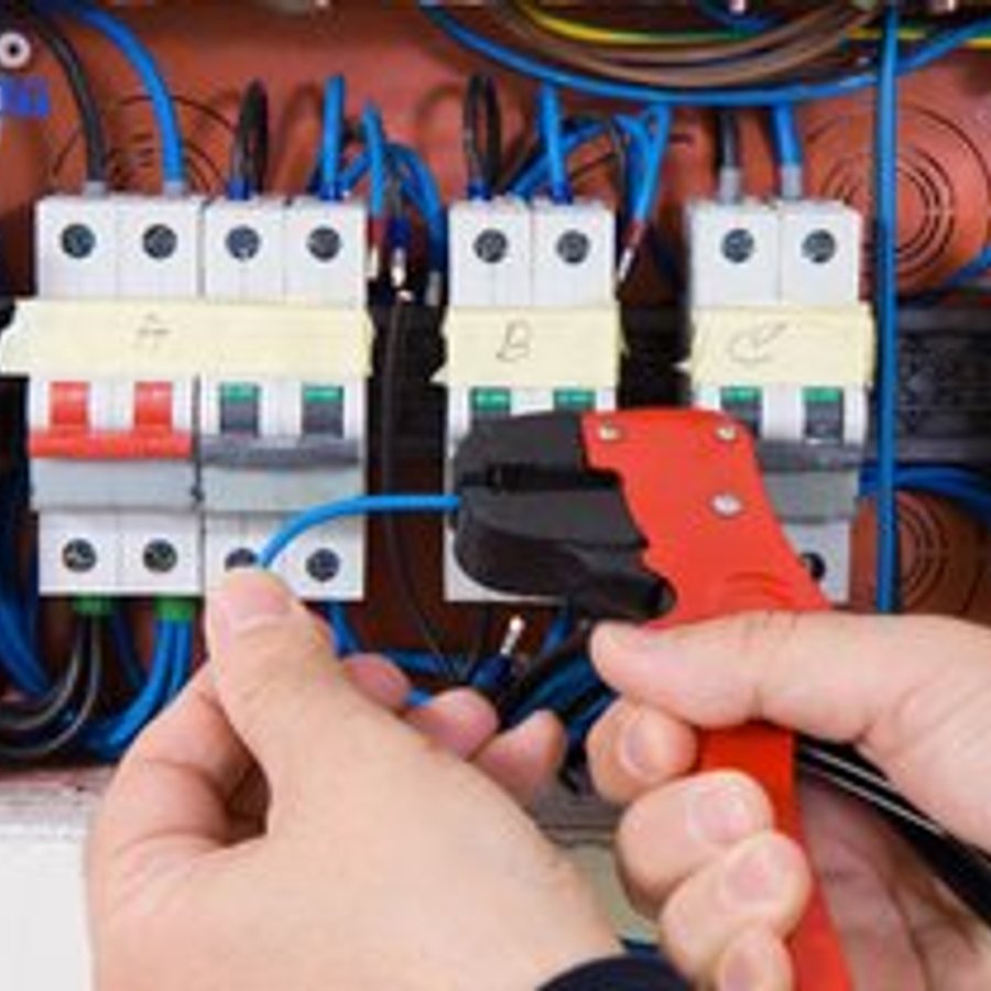 Photo de Thierry Vincent, électricien certifié Mise aux Normes NF C 15-100 à HARAVILLIERS - Note 4.7/5