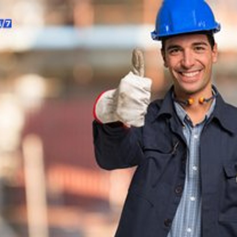 Photo de Florian Dubois, électricien certifié Éclairage LED Professionnel à ROUVRES - Note 4.7/5