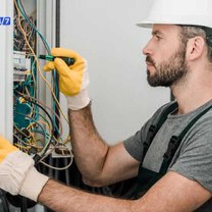 Photo de Luc Olivier, électricien certifié Domotique & Automatisation à BOUAFLE - Note 4.7/5