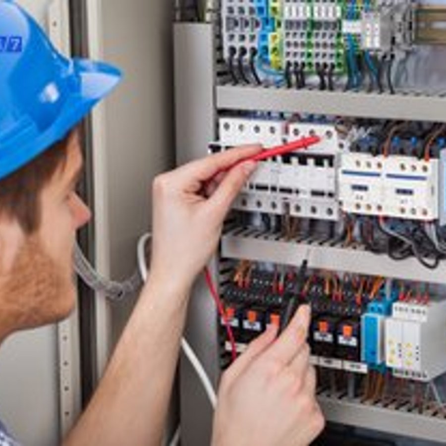 Photo de Laurent Brun, électricien certifié Domotique & Automatisation à Annuaire Électricien Paris IDF ⚡ 408 Pros Dispo 24/7 | 2025 - Note 4.9/5