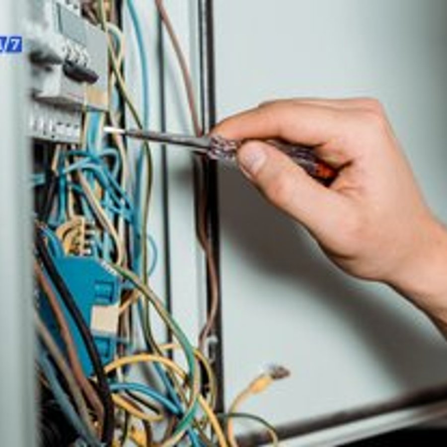 Photo de Stéphane Caron, électricien certifié Rénovation Électrique à Annuaire Électricien Paris IDF ⚡ 408 Pros Dispo 24/7 | 2025 - Note 4.7/5