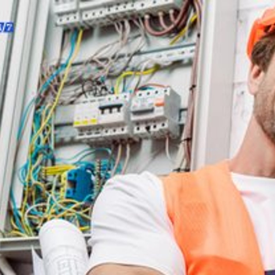 Photo de Julien Clement, électricien certifié Installation Borne Recharge à ABLIS - Note 4.7/5