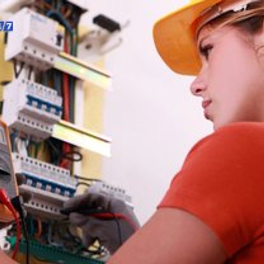 Photo de Olivier Perez, électricien certifié Agréé Consuel à ANGERVILLE - Note 4.7/5