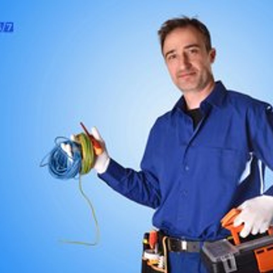 Photo de Pierre Colin, électricien certifié Électricité Générale à NANTERRE - Note 4.7/5