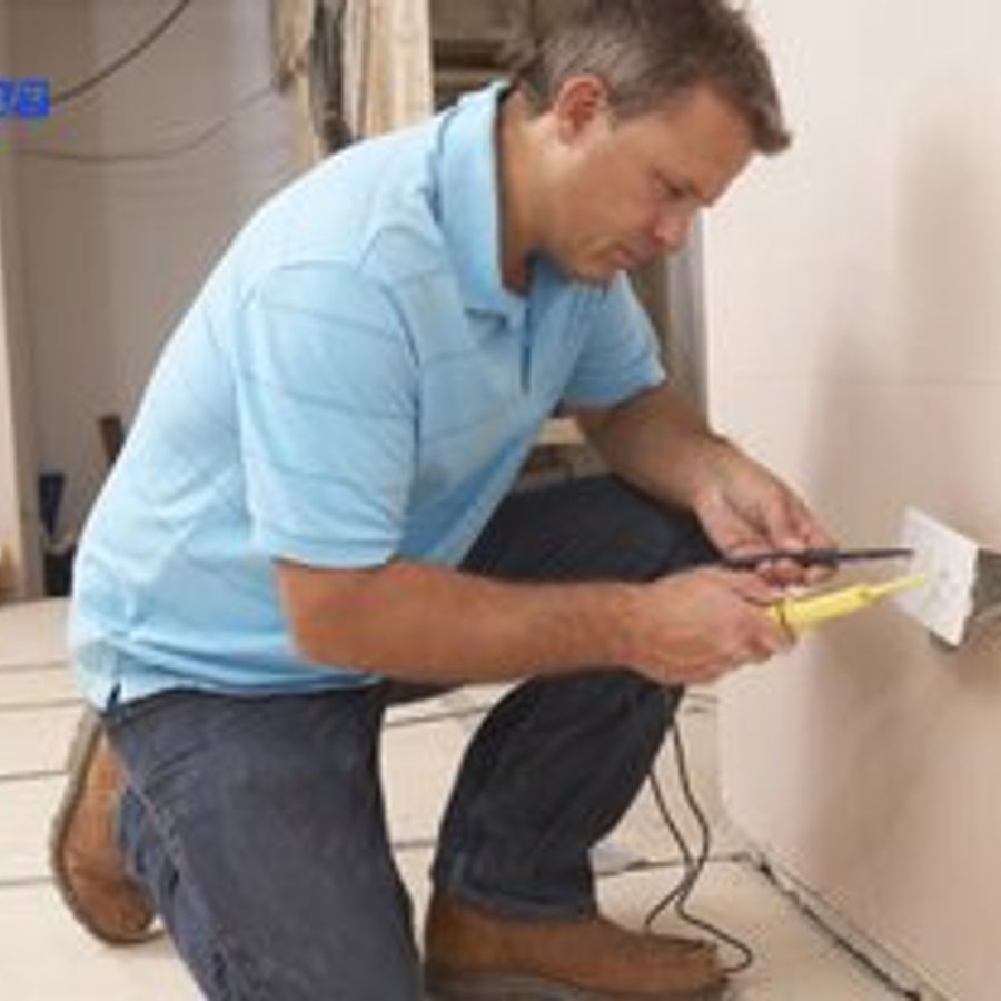 Photo de René Legrand, électricien certifié Rénovation Électrique à Paris 11 - Note 4.7/5