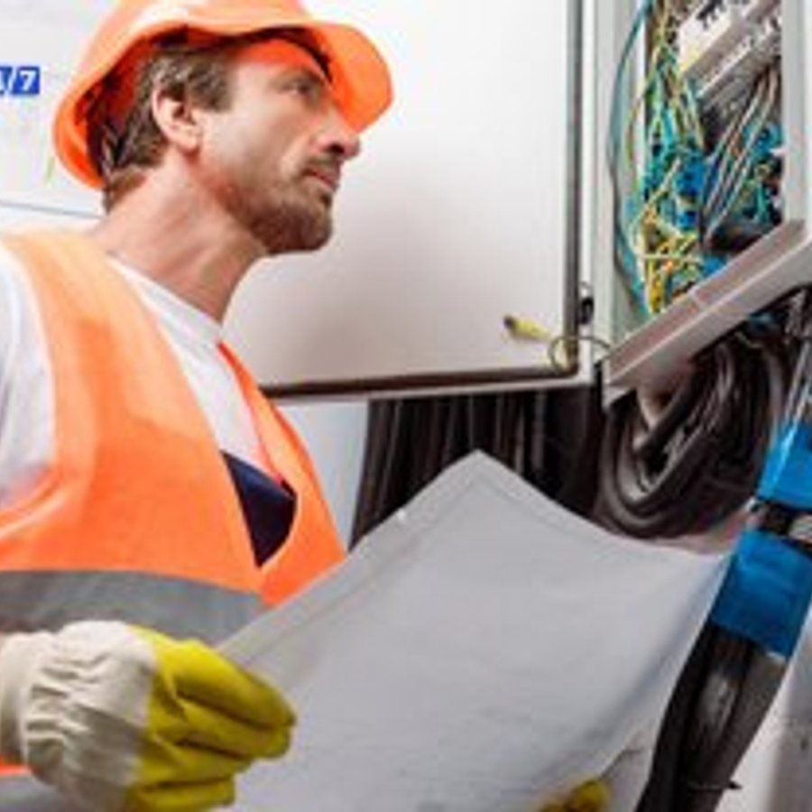 Photo de François André, électricien certifié Installation Tableau Électrique à FÉROLLES-ATTILLY - Note 4.7/5