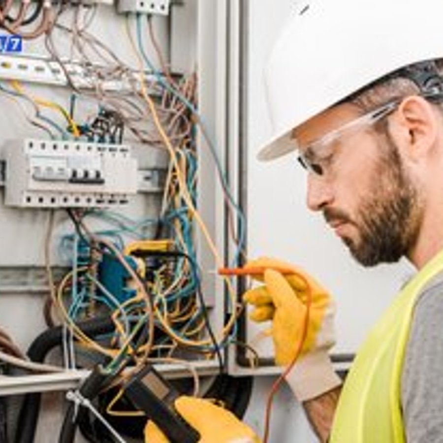 Photo de Bernard Rolland, électricien certifié Urgence 24/7 à Annuaire Électricien Paris IDF ⚡ 408 Pros Dispo 24/7 | 2025 - Note 4.7/5