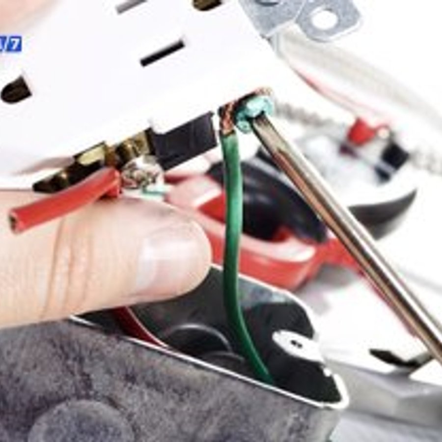 Photo de Pascal François, électricien certifié Agréé Consuel à ERMONT - Note 4.7/5