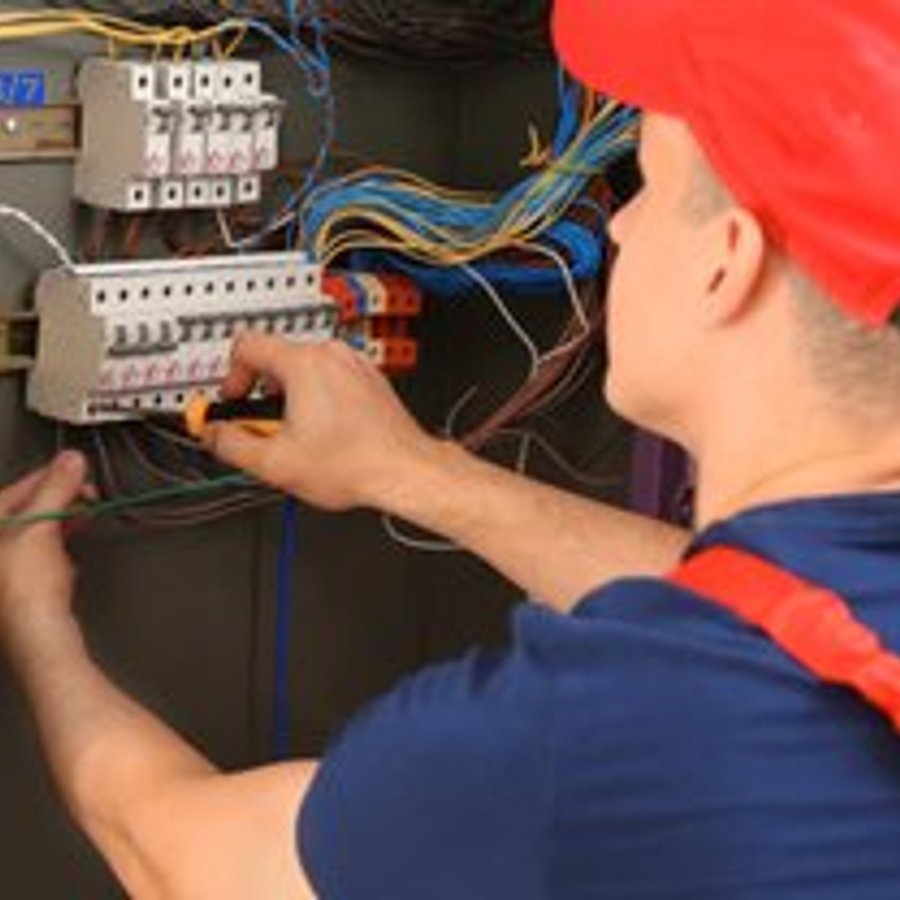 Photo de Sébastien Fournier, électricien certifié Dépannage Express à COLOMBES - Note 4.7/5