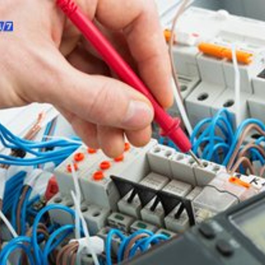 Photo de Maxime Robert, électricien certifié Dépannage Express à ROSAY - Note 4.7/5