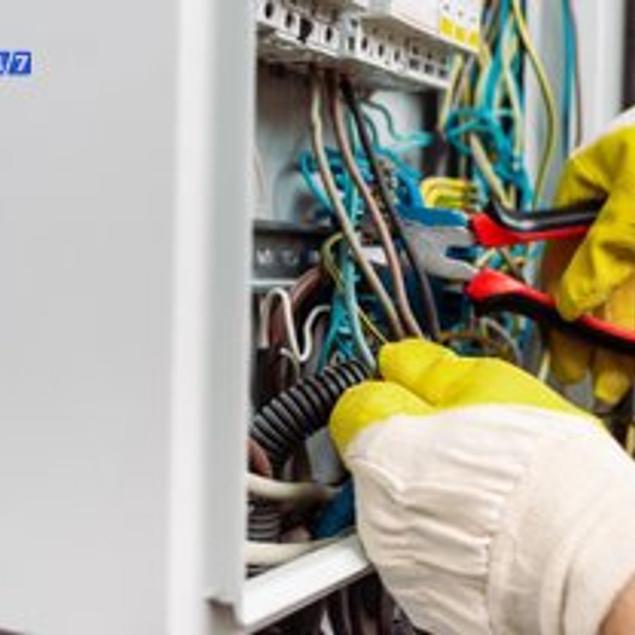 Photo de Vincent Vidal, électricien certifié Dépannage Express à ARCUEIL - Note 4.7/5