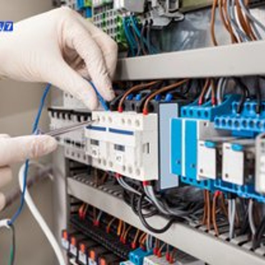 Photo de Emmanuel Jean, électricien certifié Éclairage LED Professionnel à BOULLAY-LES-TROUX - Note 4.7/5