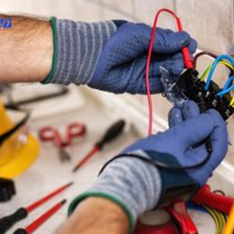 Photo de Philippe Robin, électricien certifié Électricité Générale à SAINT-PIERRE-DU-PERRAY - Note 4.7/5
