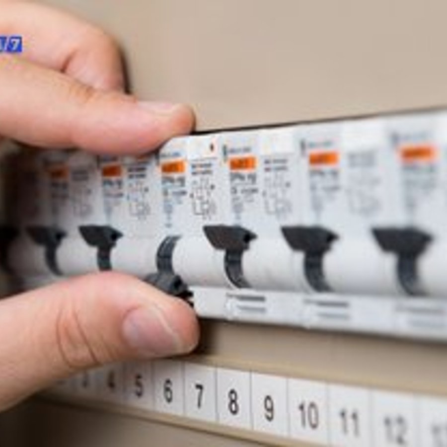 Photo de Yves Lambert, électricien certifié Mise aux Normes NF C 15-100 à VARENNES-JARCY - Note 4.7/5