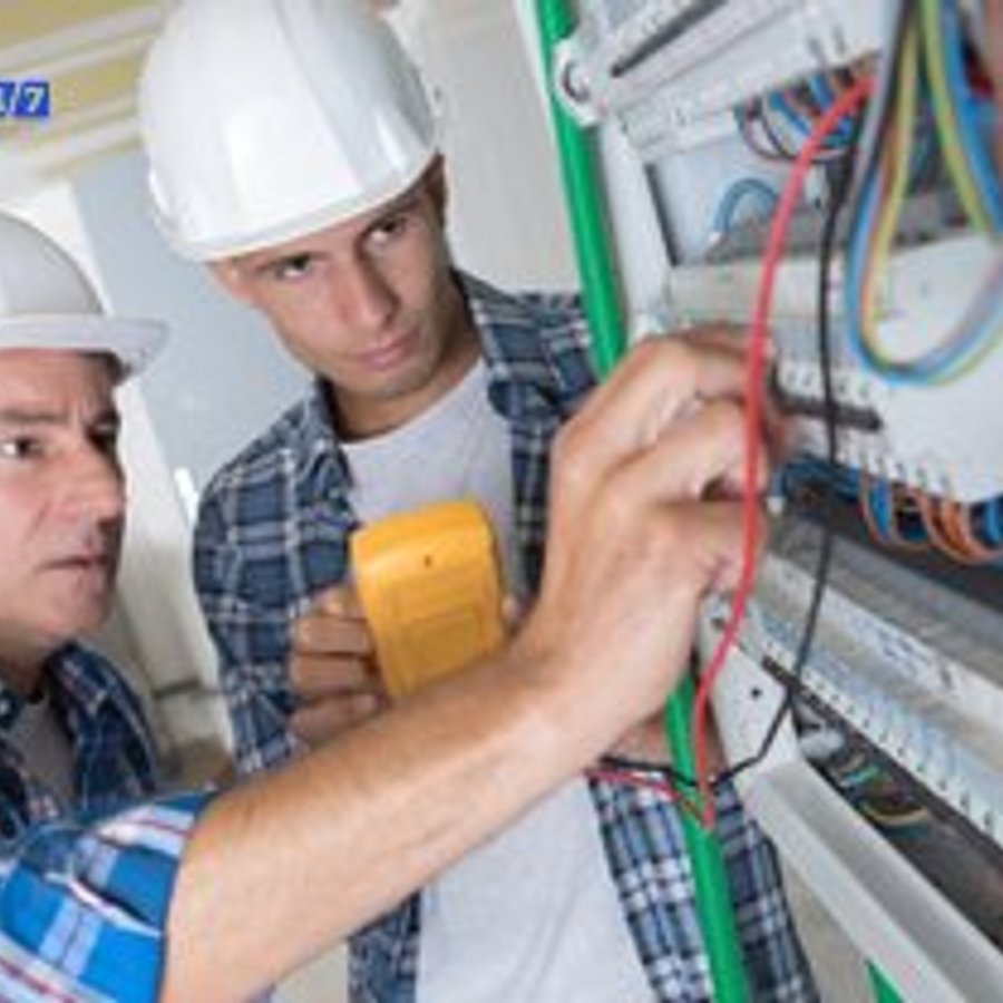 Photo de Christian Bonnet, électricien certifié Urgence 24/7 à ARCUEIL - Note 4.7/5
